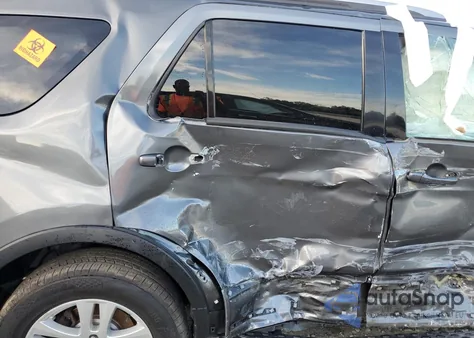 2019 Ford Explorer Xlt z USA, uszkodzony, nr VIN 1FM5K8D86KGA48767